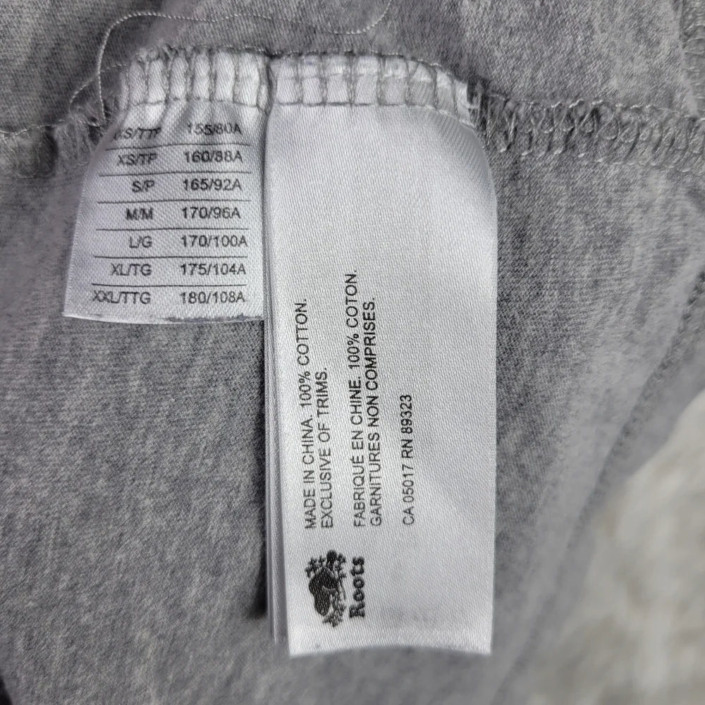 Roots Canada Mens L Gray Graphic Print T-Shirt Varsity Casual Athleisure Classic